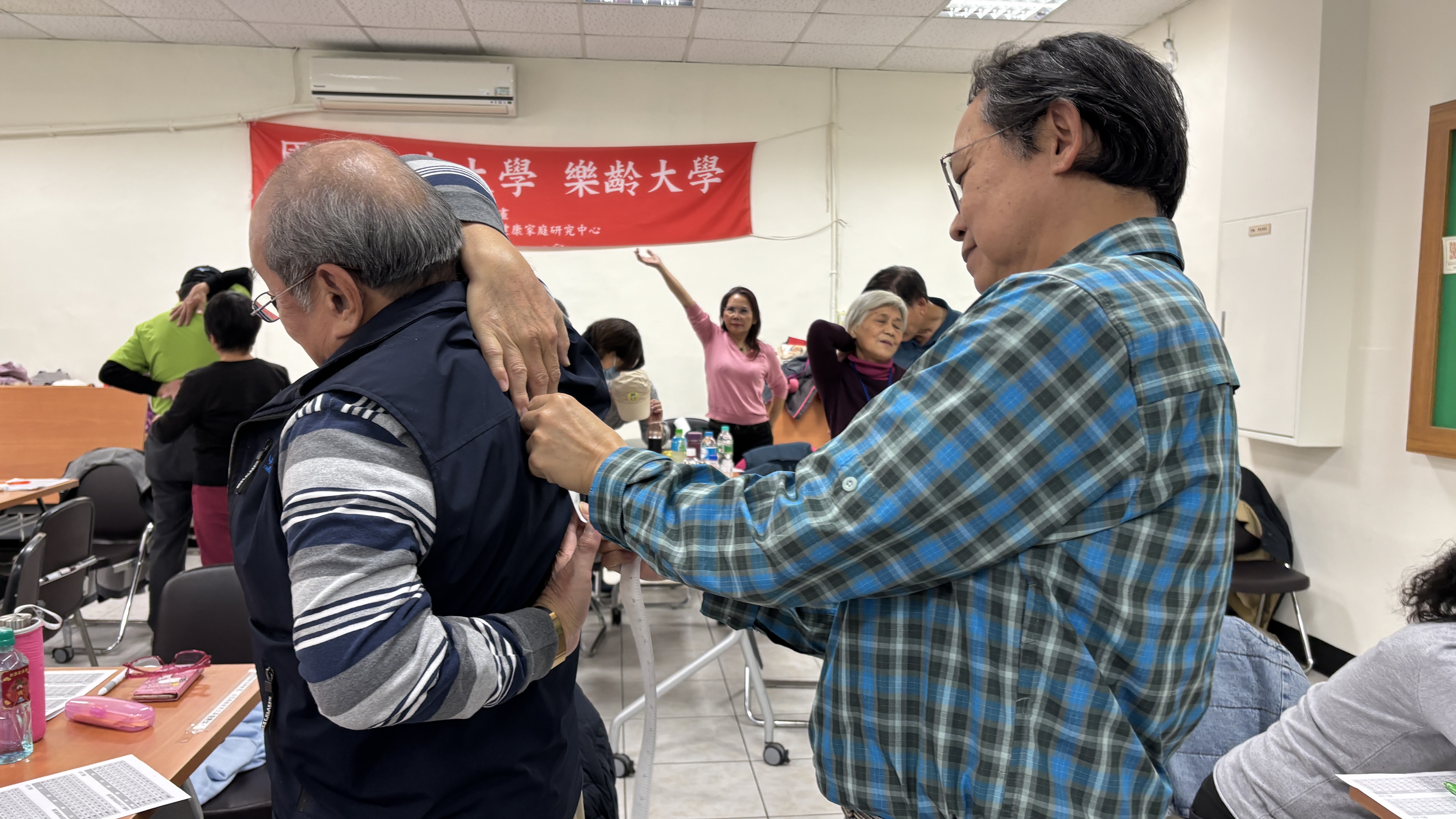 樂齡安全行動力-柔軟度測量2